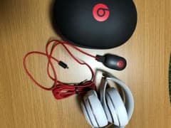 Beats ワイヤレスヘッドホン ホワイトのサムネイル