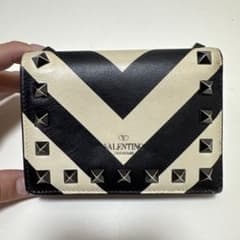 VALENTINO GARAVANI 二つ折り財布 スタッズのサムネイル