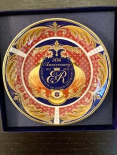 ROYAL WORCESTER 女王載冠式50周年記念プレート新品未使用 - メルカリ