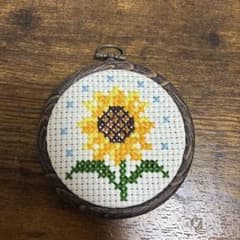 ひまわり刺繍 木製フレームのサムネイル