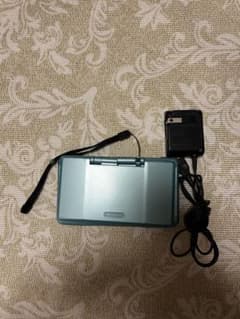 任天堂DS 初代　NTR-S(充電器付き)のサムネイル