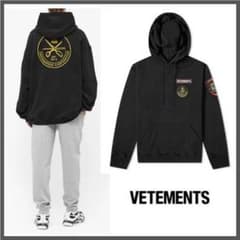 VETEMENTS フーディー　パーカー　プルオーバー　2020 春夏新作のサムネイル