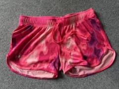 UNDER ARMOUR ショートパンツ ピンク カモ柄 SMのサムネイル