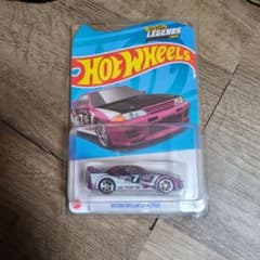 Hot Wheels NISSAN SKYLINE GT-R (R32)のサムネイル