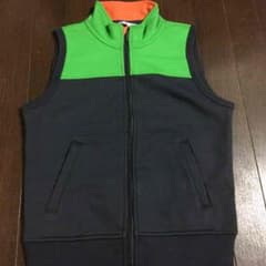 ユニクロ★ベスト★size150のサムネイル