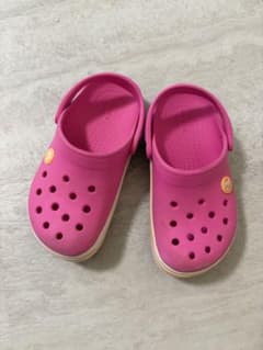Crocs キッズ サンダル ピンク　17.5cmのサムネイル