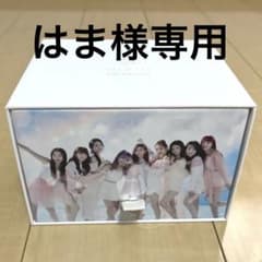 【WiziU限定盤】NiziUデビューシングル『Step and a step』のサムネイル