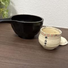 新品未使用　鳩居堂 香名 柴舟 練香 小壺 陶器製 香合 茶道具 鳩居堂 香名 柴舟 練香の小壺 陶器製 香合 茶道具 と亀甲彫木製片口