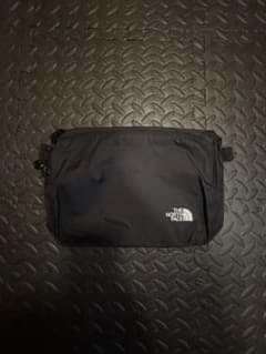 THE NORTH FACE ボディバッグ ブラックのサムネイル
