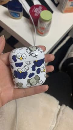 air pods 充電ケースのサムネイル