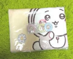 ちいかわ ハッピーバック2023 バスタオル 缶バッジセットのサムネイル