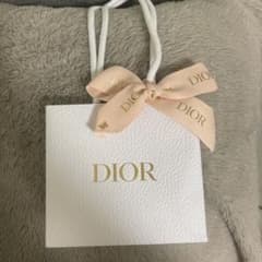 neko⭐︎ディオール ショッパーリボン付き50枚、シャネル小100枚 Dior ショッパー リボン付き - メルカリ