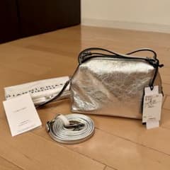 本日までお値下げ中】ジャンニキアリーニ アリファ S シルバー - メルカリ