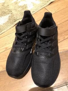 新品☆adidasスニーカー☆ブラックのサムネイル