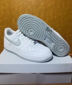 NIKE AIR FORCE 1 ホワイト グレーのサムネイル