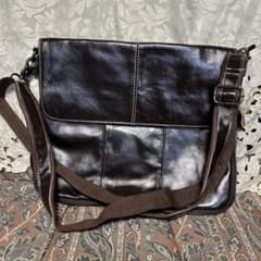 ショルダーバッグ　本革製のサムネイル