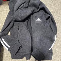 adidas パーカー 130 未使用品のサムネイル