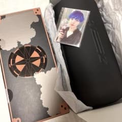 ATEEZ ペンライト&ポーチSET トレカ付き新品 /ライティニのサムネイル