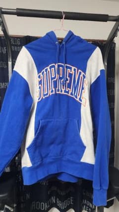 Supreme　SUPREME 　パーカーのサムネイル