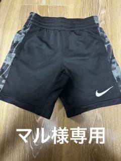 Nike XS ブラックショーツと140センチホワイトTシャツセットのサムネイル