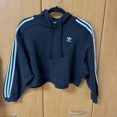 adidas アディダス クロップドパーカー ブラックのサムネイル
