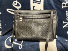 LOEWE ロエベ　アナグラム ダブル Tポーチ ショルダーバッグのサムネイル