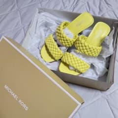 MICHEAL KORS AMELIA ミュール イエロー 22.5-23のサムネイル