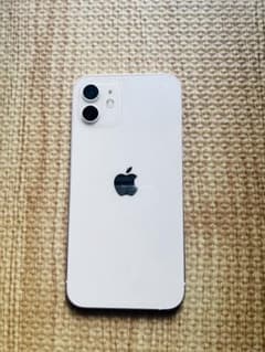 Apple iPhone 12 ホワイト 本体のサムネイル