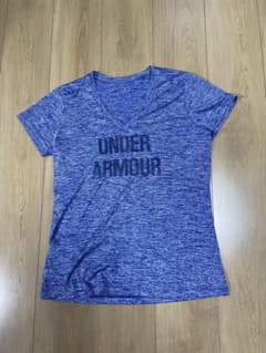 UNDER ARMOUR レディース Vネック Tシャツ Mサイズ 青