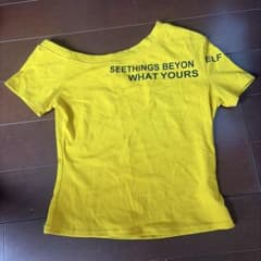 イエロー ワンショルダー 半袖 Tシャツ ロゴプリントのサムネイル