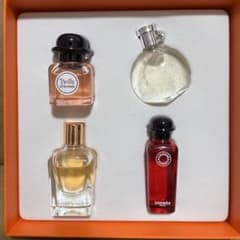 HERMES エルメス ミニ香水4本セット（箱付き）のサムネイル