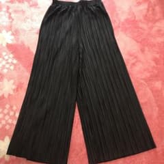 プリーツワイドパンツ　黒のサムネイル