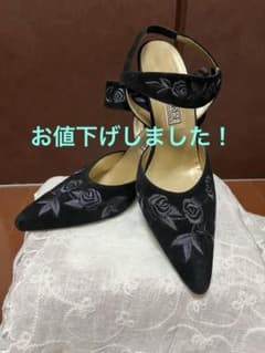 バラ刺繍の黒ポインテッドトゥハイヒールのサムネイル