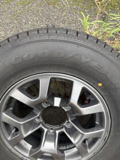 【石野聡様専用】グッドイヤースタッドレス　195/80 R15のサムネイル