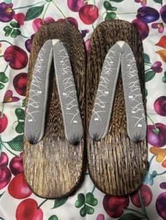 下駄 utatane 新品未使用 フリーサイズ　23-25cm 刺繍グレーのサムネイル