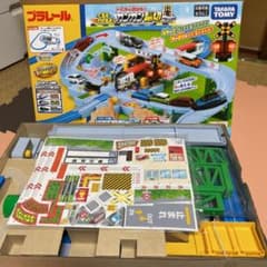 タカラトミー プラレール トミカと遊ぼう! くるぞわたるぞ! カンカン踏切セットのサムネイル