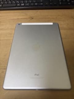 大画面】iPad 第5世代/32GB/シルバー/セルラーモデル/SIMフリー - メルカリ