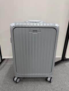 リベティ 多機能キャリーケース【エナメルシルバーSサイズ】D36 - メルカリ