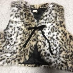 【美品】女児ファーベスト　130㎝のサムネイル