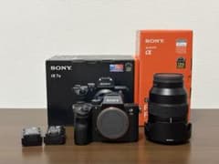 Sony α7 III + FE 24-105mm F4 G 純正バッテリー2個のサムネイル
