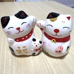招き猫 陶器製 置物 2体セットのサムネイル