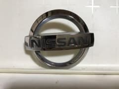 中古日産 NISSAN 純正 エンブレムのサムネイル