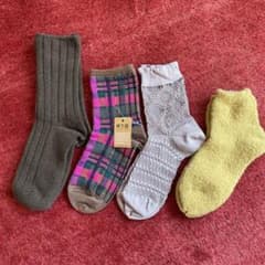 靴下屋　新品４点のサムネイル