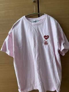 PUBLUX LA Dodgers ハート刺繍 半袖Tシャツ ピンクのサムネイル