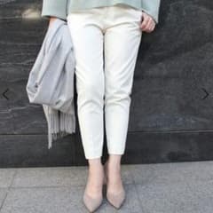 Spick and Span NOBLE

ウールタック テーパード パンツ 白のサムネイル
