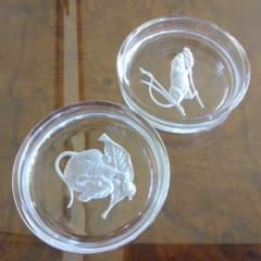 ガラス製彫刻皿二枚セットのサムネイル