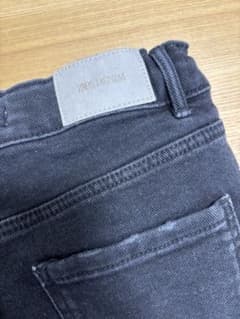 ZARA DENIM ブラックデニムパンツのサムネイル