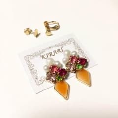 ビジューピアスのサムネイル