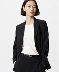 【値下げOK】UNIQLO 感動ジャケット　リラックスフィットのサムネイル