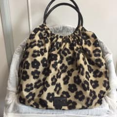 RED Valentino❤️ヒョウ柄ナイロンバッグ✳️正規品のサムネイル